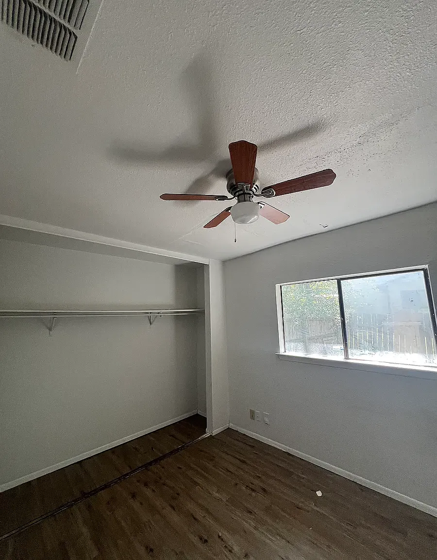 2 bed, 856 sqft, $1,100 — Photo 2