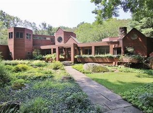 688 Westover Rd, Stamford, CT 06902