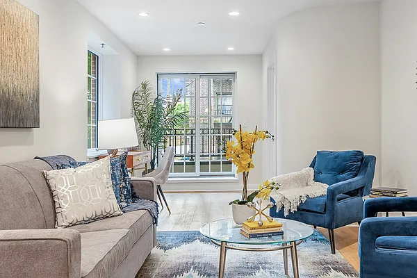 Sold by Amorelli Realty | media 2