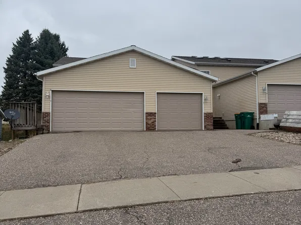 1117 11th St, Baraboo, WI 53913