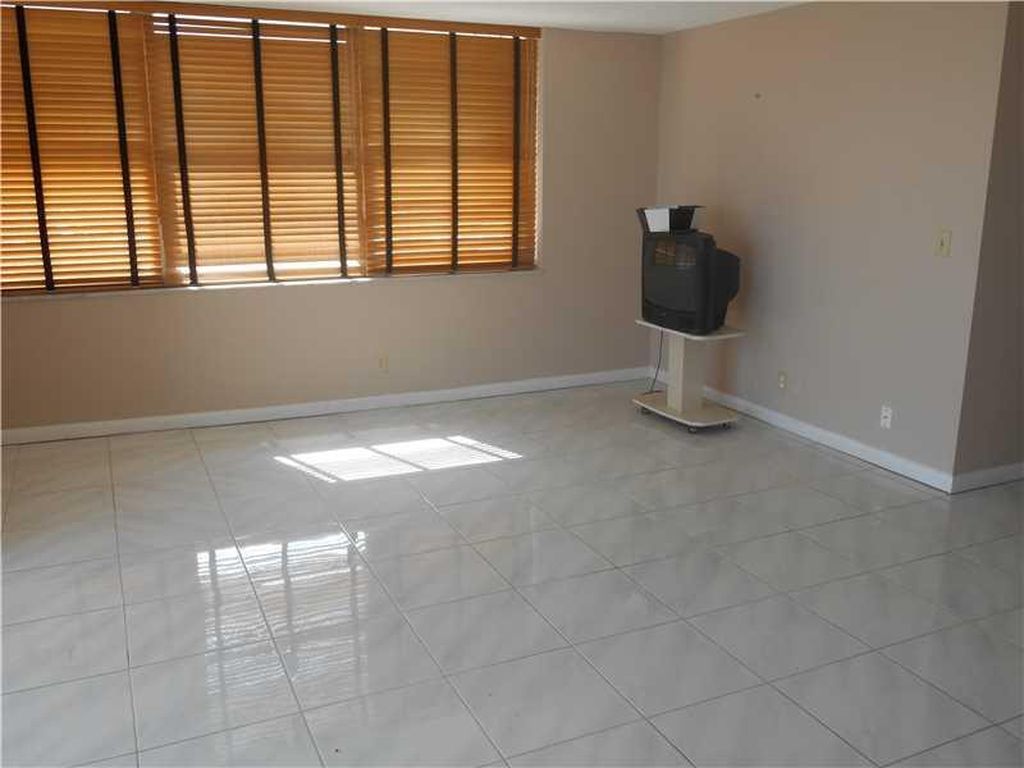 111 Briny Avenue #1214, photo 9