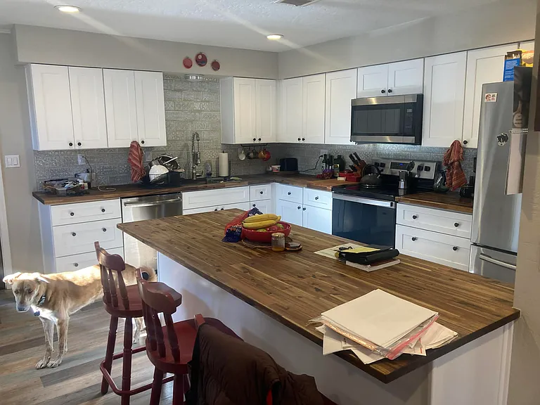 1202 E Harmony Way — Photo 2