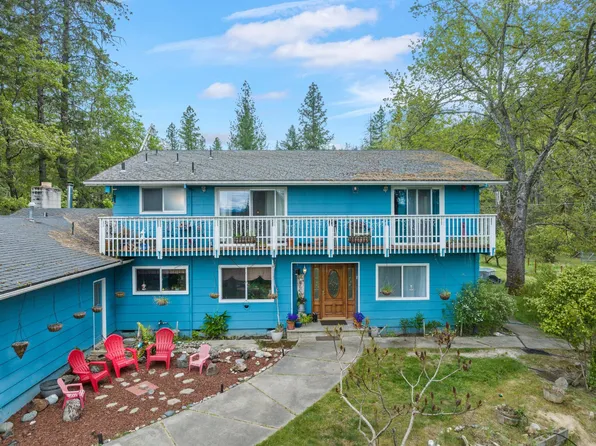 247 Carrollwood Dr, Grants Pass, OR 97527