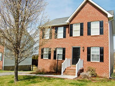 295 Sequoia Cir NW, Christiansburg, VA, 24073