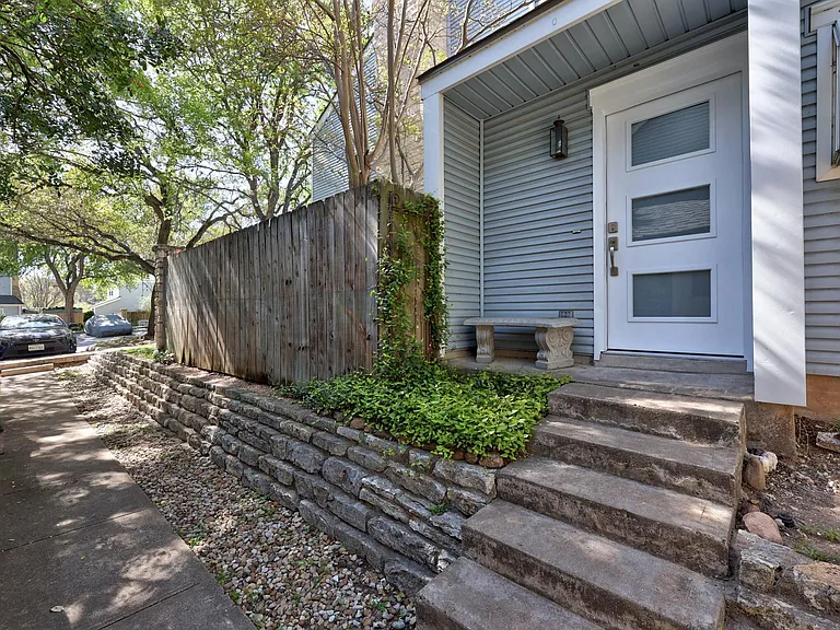 6821 Old Quarry Ln — Photo 1