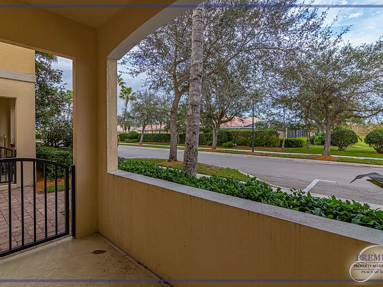 28576 Alessandria Cir — Photo 39