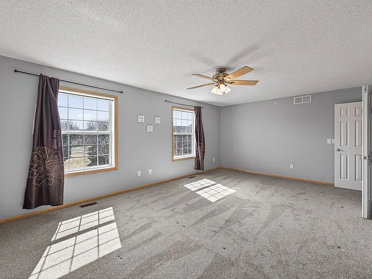12210 Urbank St NE #B — Photo 27