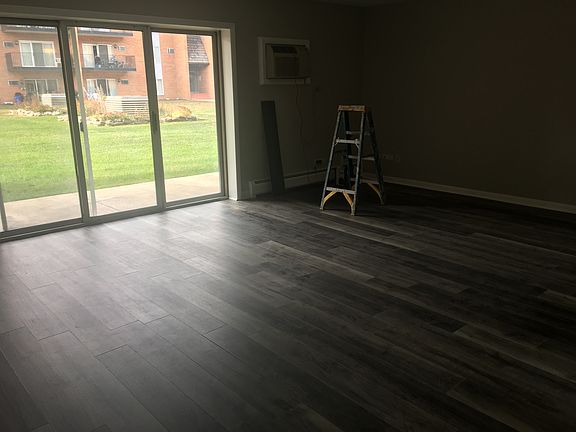 3rd image of 4225 Saratoga Ave APT 105B