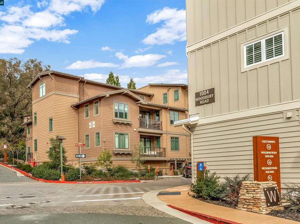 1003 Woodbury Rd Unit 208
