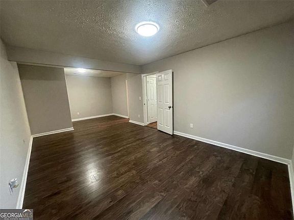 5th image of 3015 Cascade Manor Dr