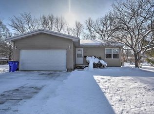 3865 E Hickory St, Decatur, IL 62526