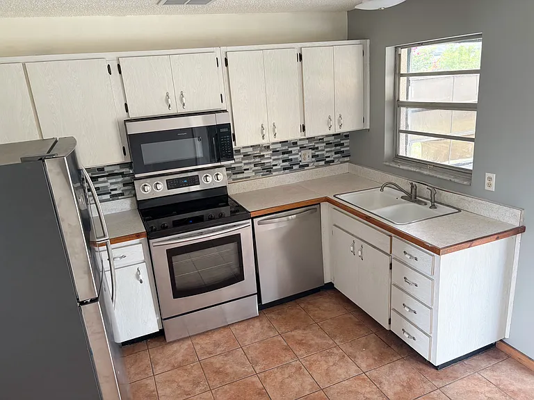 7424 Jenner Ave — Photo 7