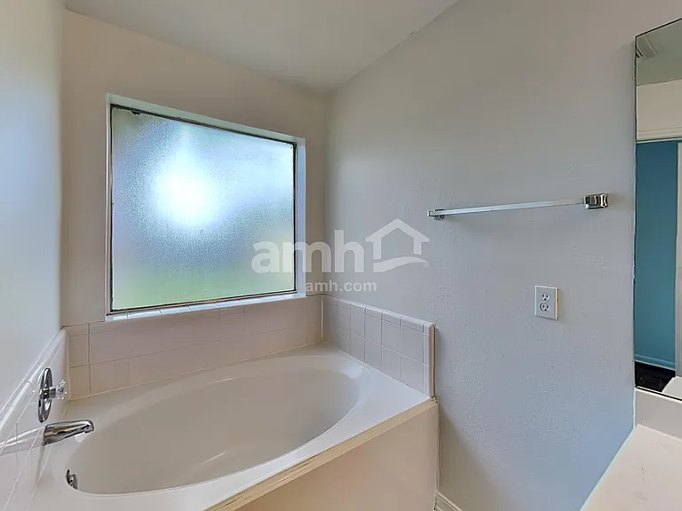 9220 Mahan Dr — Photo 14