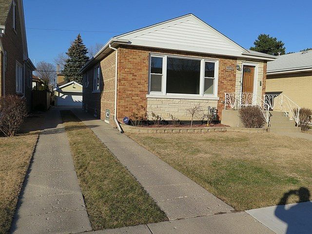 1st image of 5726 W Sunnyside Ave