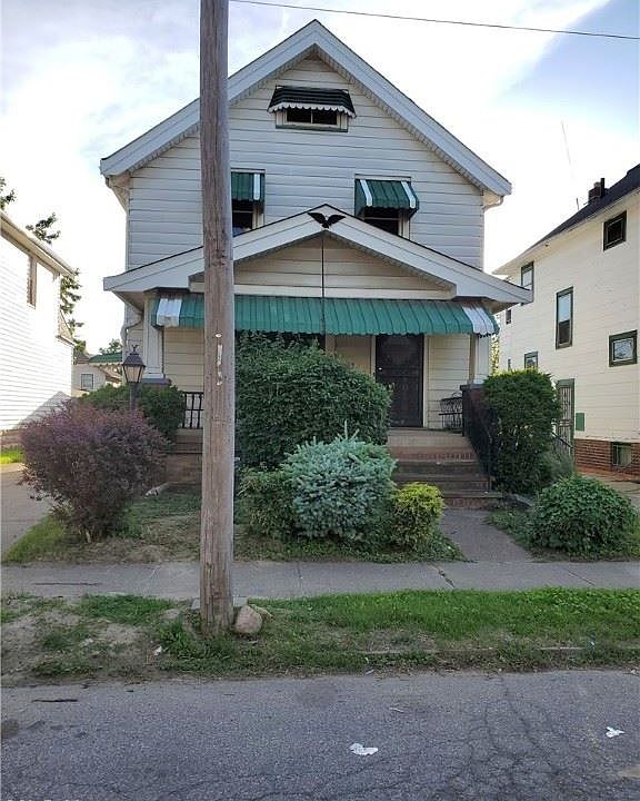 1st image of 938 E 131st St