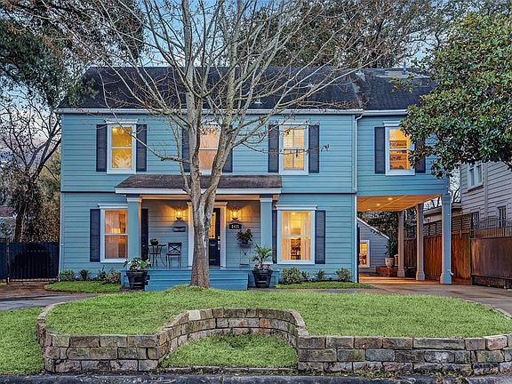 Beautiful curb appeal on a wonderful live oaks street.