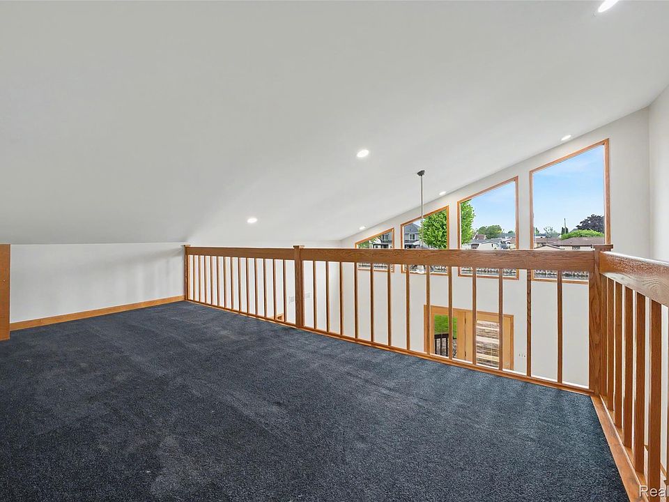 7774 Colony Dr, photo 27
