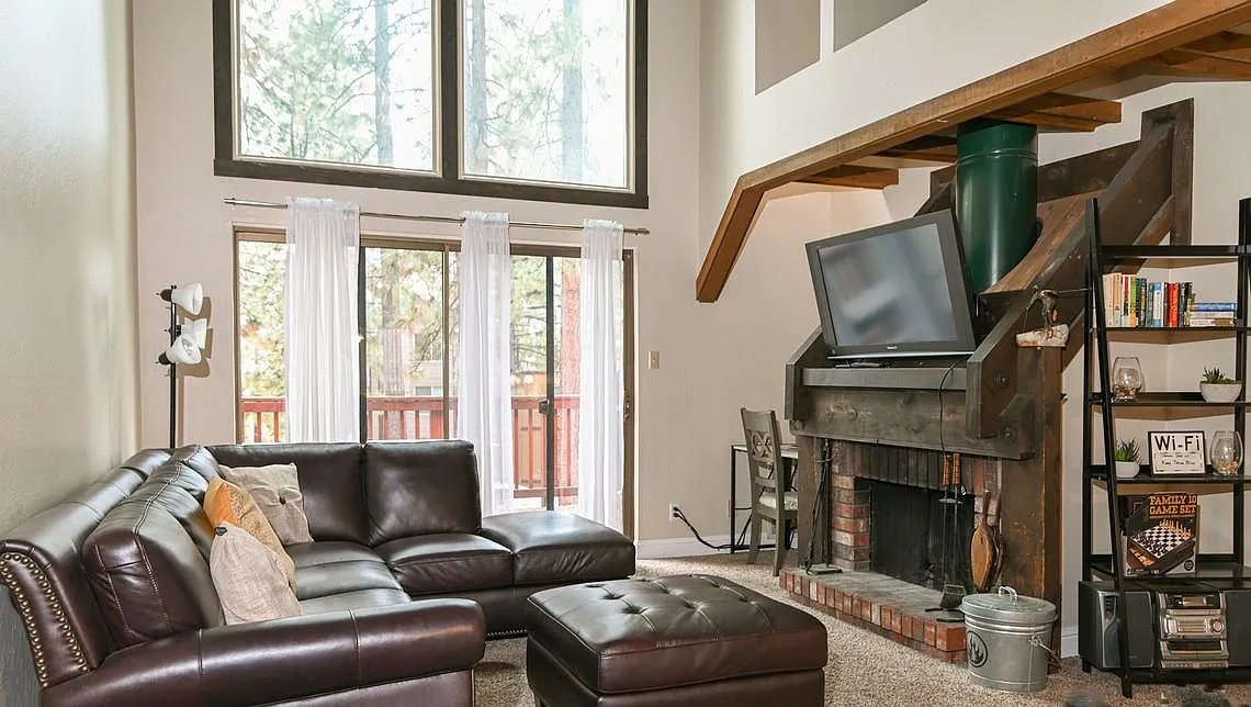 3 bed, 2.5 bath, 1503 sqft, $3,300 — Photo 1