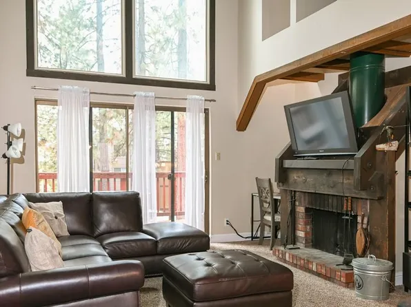 168 Holly Ln, Stateline, NV 89449