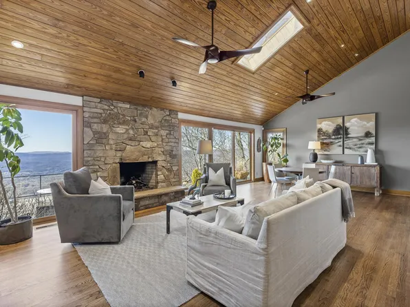 299 Barnes Rd, Lookout Mountain, GA 30750