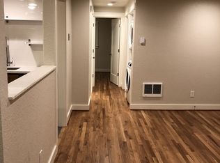 Like New Modern 2BD First Floor New Hardwoods, Chefs dream kitchen, Quartz counters, SS Appli, D/..., Portland, OR 97203