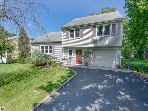 69 Woodland Rd, New Providence, NJ 07974