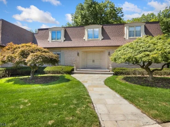109 Churchill Dr, Clifton City, NJ 07013