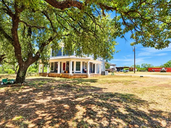 433 Brewster St, Moran, TX 76464