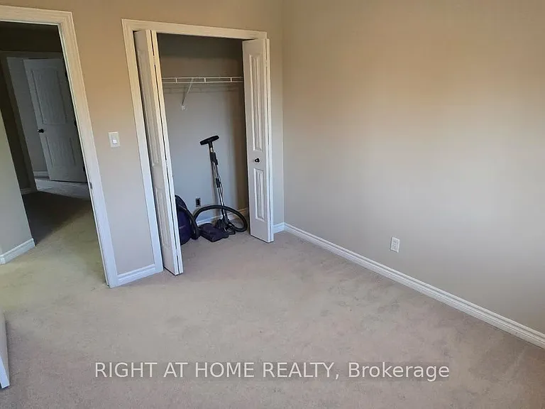 921 Blossom St — Photo 9