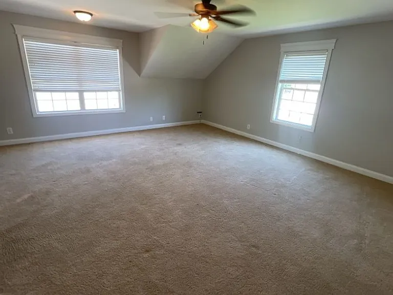1320 Vantage Ct — Photo 17