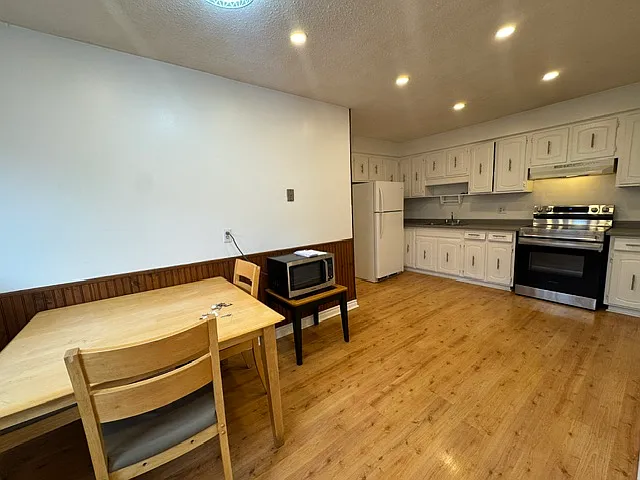 237 Veronica Dr — Photo 1