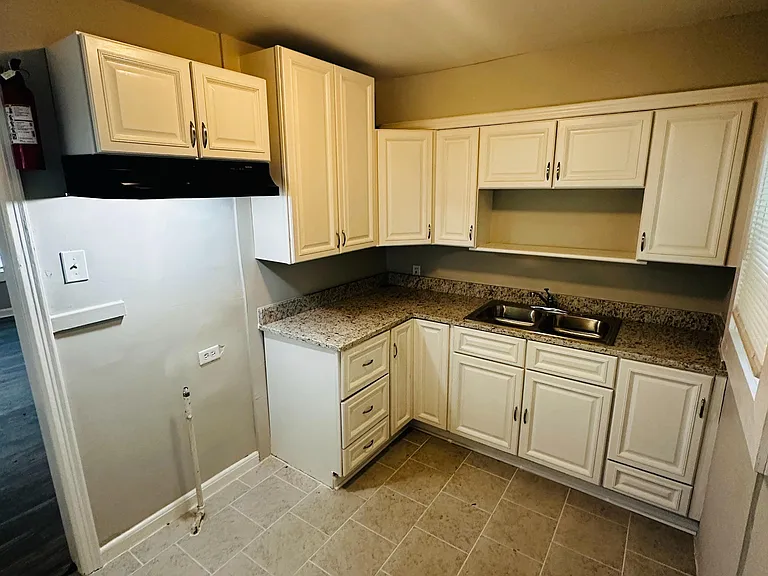 857 Bowen Cir — Photo 6
