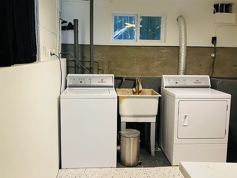 2739 NE Halsey St — Photo 33