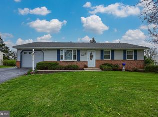 830 Indian Springs Dr, Lancaster, PA