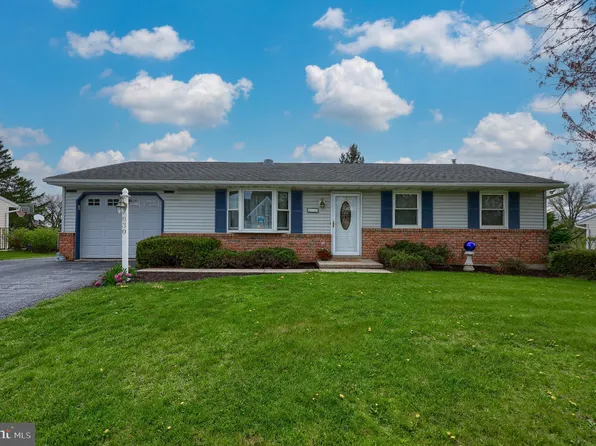 830 Indian Springs Dr, Lancaster, PA 17601