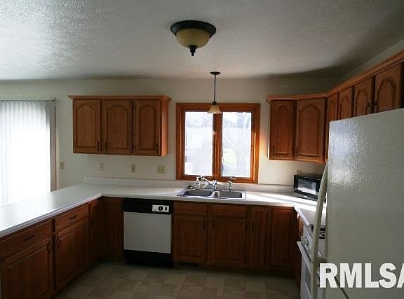 5th image of 200 N Orchard St