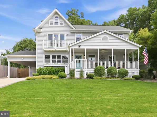 206 Oak St SW, Vienna, VA 22180