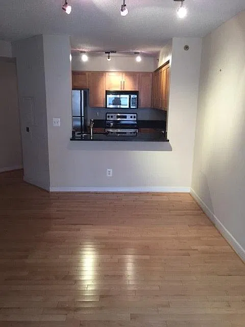 1 bed, 777 sqft, $2,250 — Photo 2