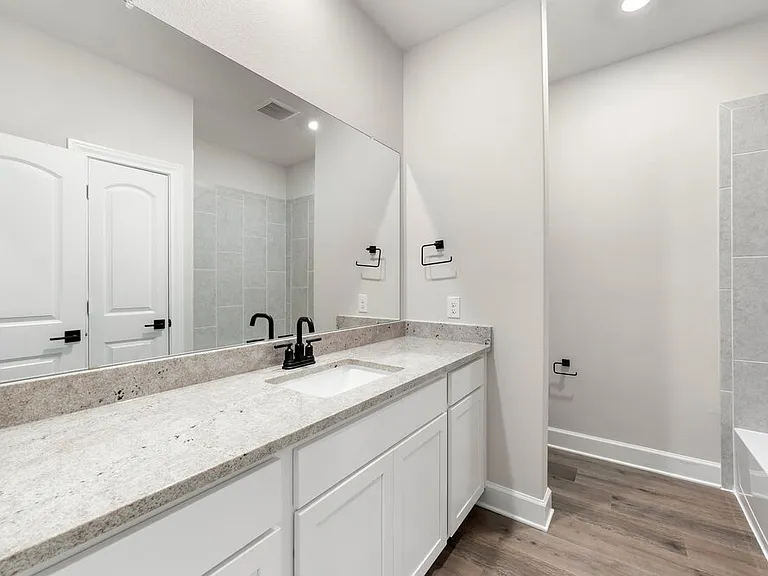 313 Magnolia Blvd — Photo 15