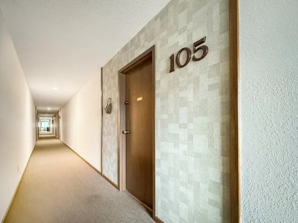 232 S Dewey St APT 105, Fairmont, MN 56031