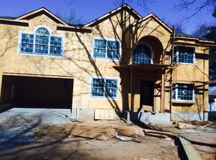 291 Haywood Dr, Paramus, NJ 07652