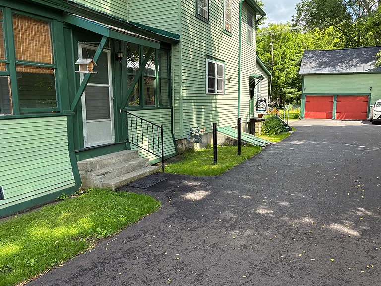 34 Maple St #A — Photo 7