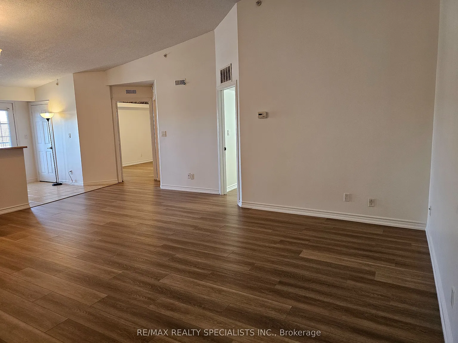 2 bed, $2,800 — Photo 2