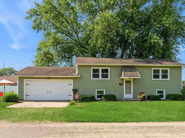 721 15th St, De Witt, IA 52742