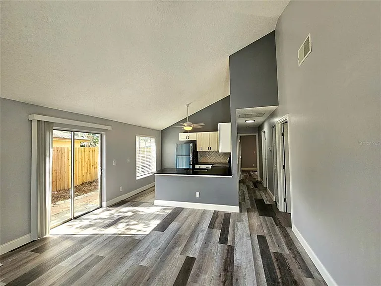 2668 Megan Ct — Photo 2