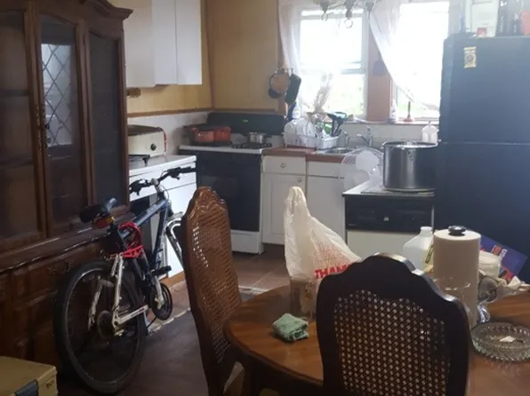 5823 N 21st St, Philadelphia, PA 19138