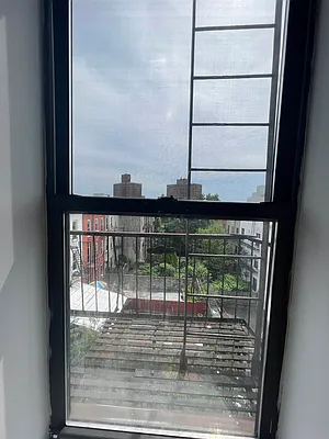 Rented by Delmark Realty LLC | media 35