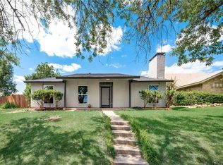 1709 Southampton Dr, Carrollton, TX 75007