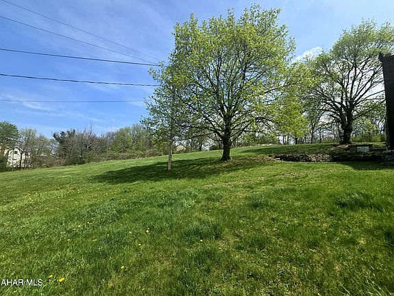4th image of 450 Grandview Rd
