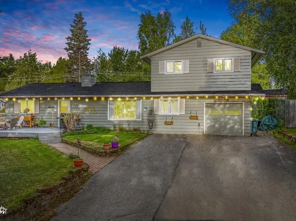 8040 Cranberry St, Anchorage, AK 99502